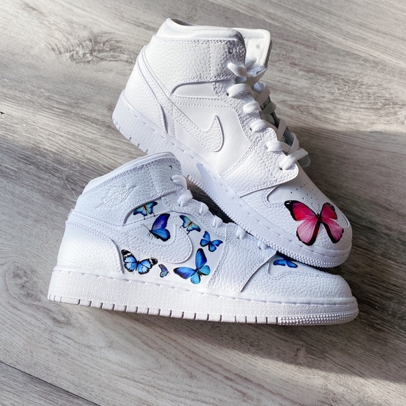 Air jordan AJ 1 mid custom butterfly 🦋 - Picture 4 of 8